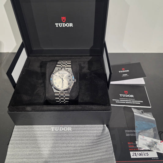 TUDOR Royal 41 mm acier, référence M28600-0001
