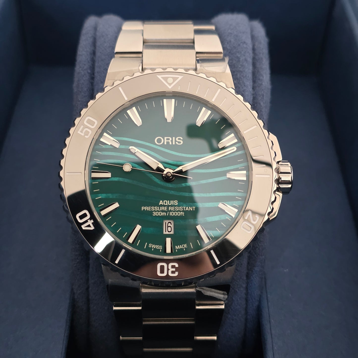 Oris Aquis Yangtze Jiangtun Limited Edition  ref : 01 733 7789 4197