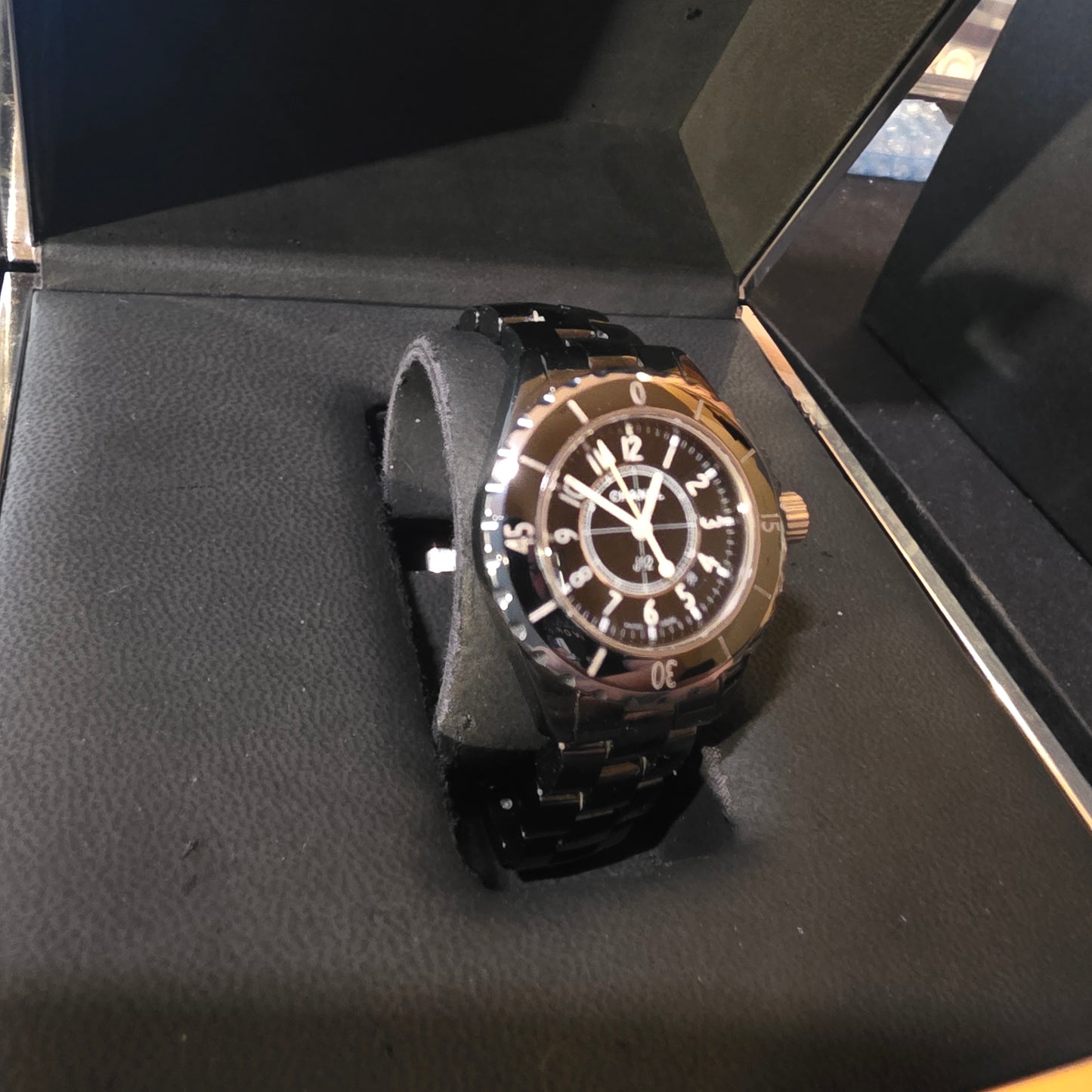 Chanel J12 33mm quartz