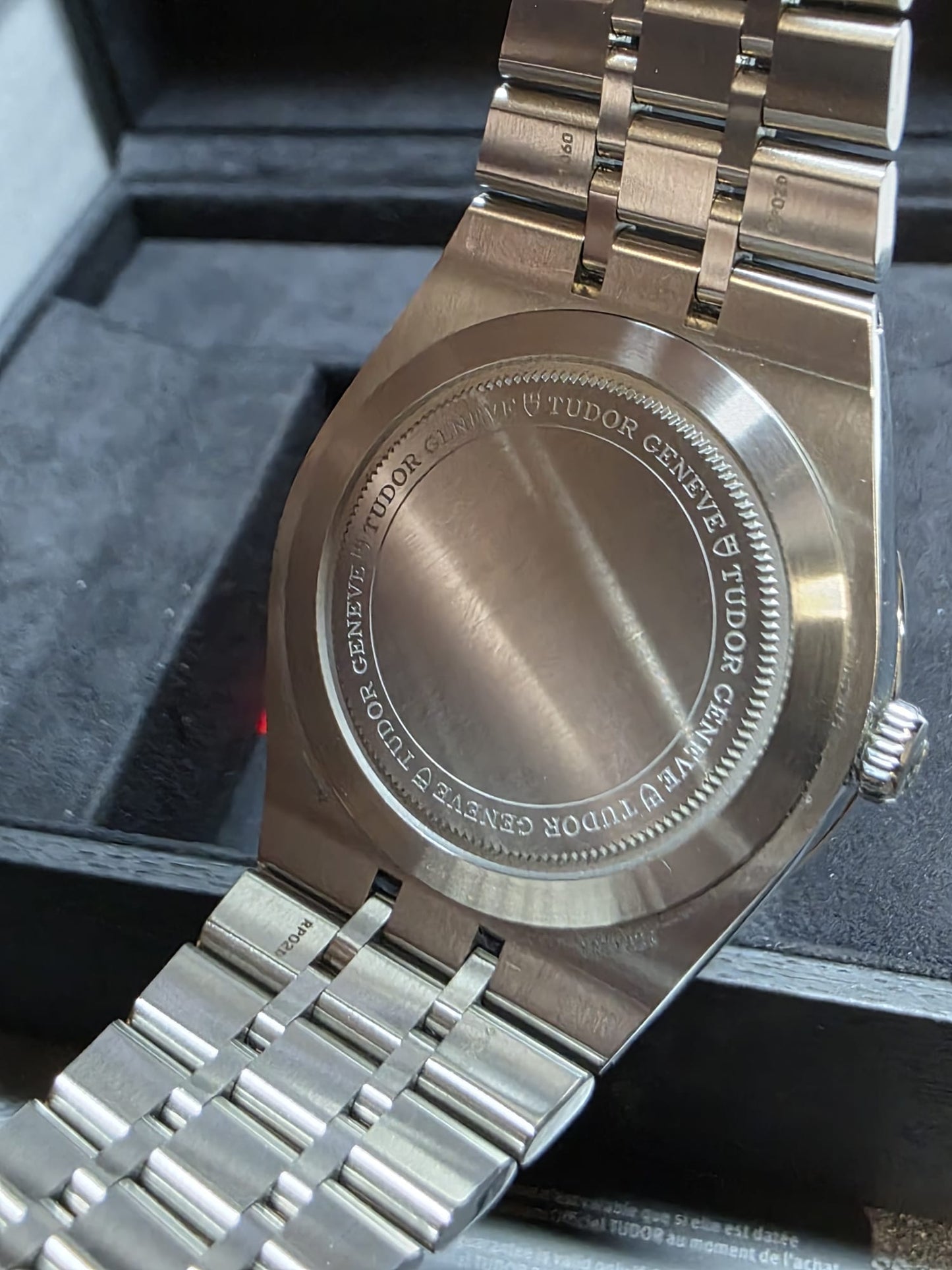 TUDOR ROYAL 41mm m28600-0009