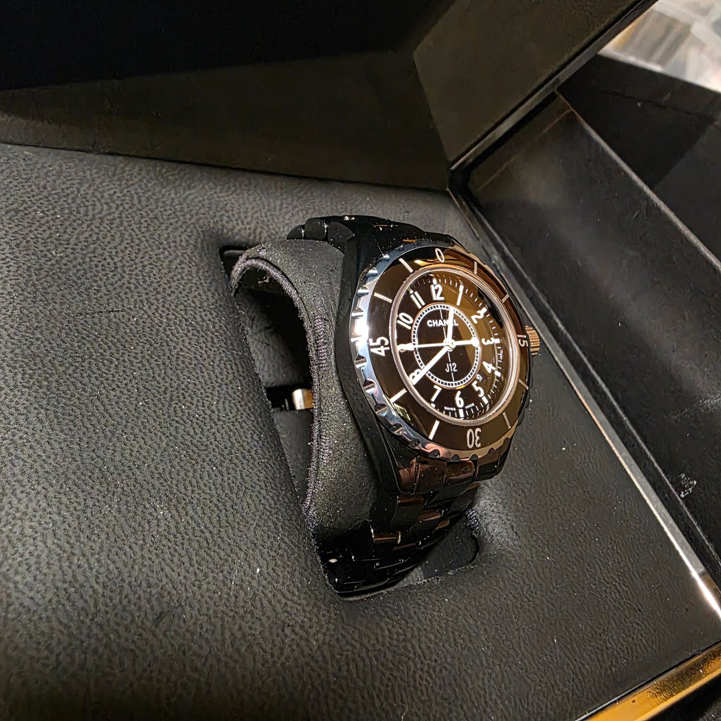 Chanel J12 33mm quartz