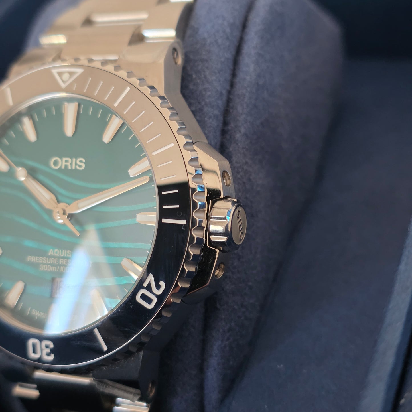 Oris Aquis Yangtze Jiangtun Limited Edition  ref : 01 733 7789 4197
